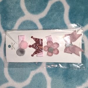 4 Pack of Girls Hair Clips - NWOT